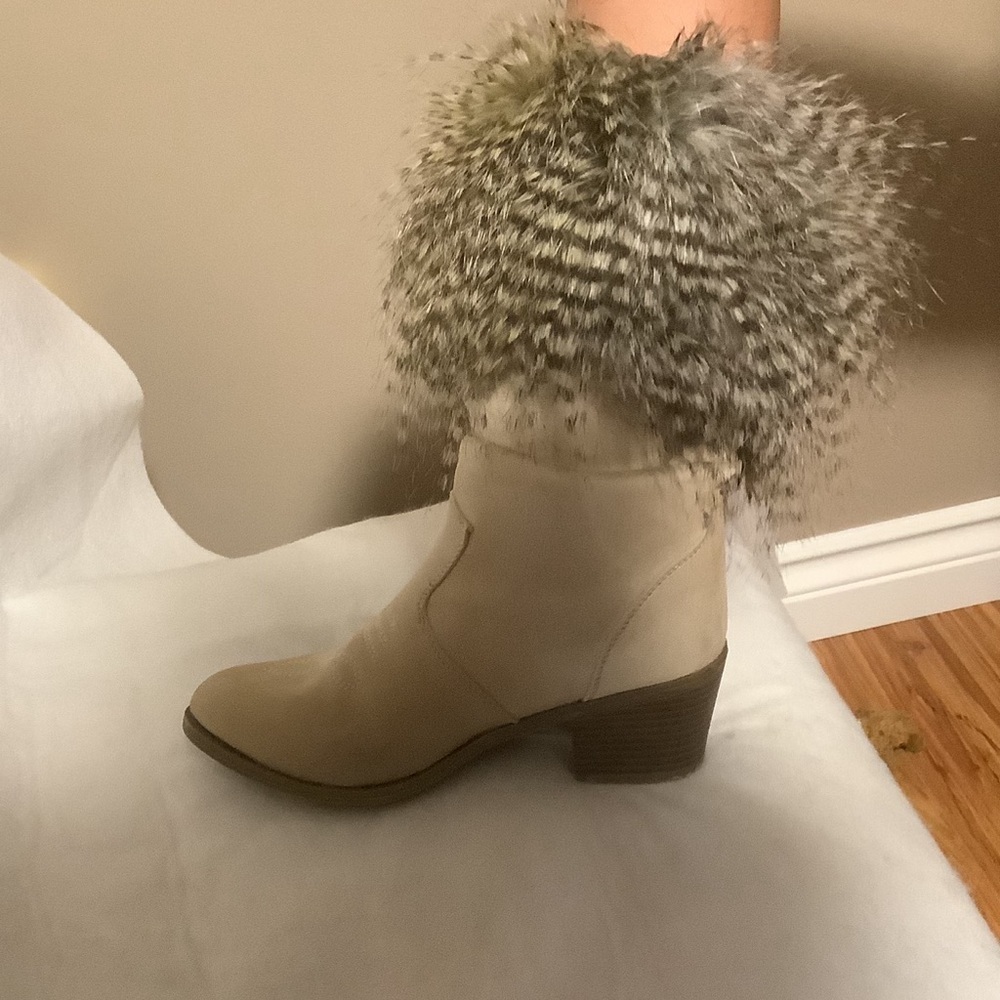 ICON faux fur boot socks NWOT